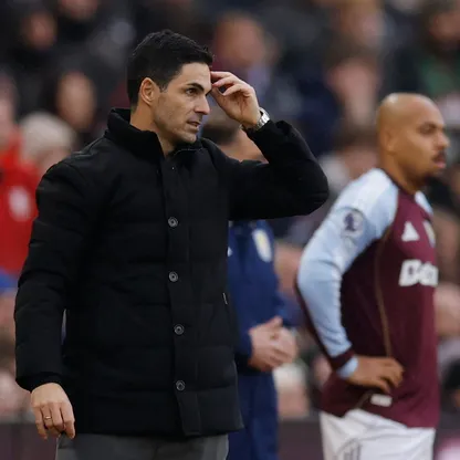 ميكيل أرتيتا مدرب أرسنال خلال مواجهة أستون فيلا بالدوري الإنجليزي - 6 ديسمبر 2025