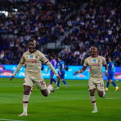 شاهد.. الهلال يقلب تأخره أمام الفيحاء في الشوط الأول