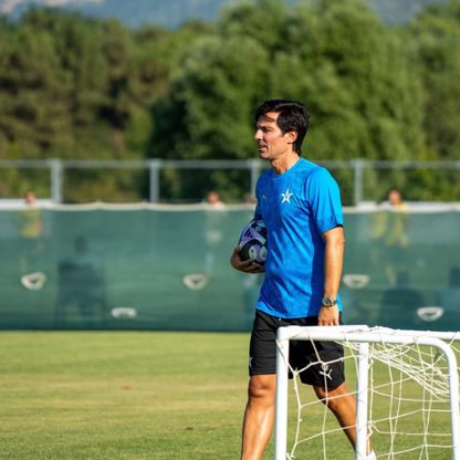 النجمة السعودي يُجدد عقد "صانع أمجاده" لموسم إضافي