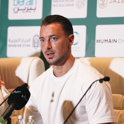 ماتياس يايسله "لا يكشف أوراقه" قبل مباراة "صعبة" للأهلي أمام التعاون