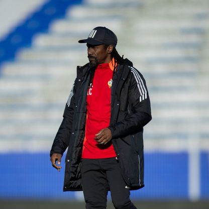 أليو سيسيه يتولى تدريب أنغولا بعد يوم واحد من رحيله عن ليبيا