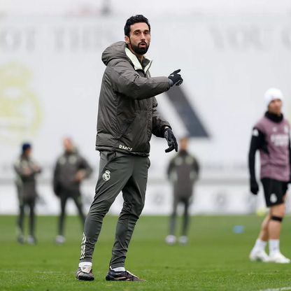 ألفارو أربيلوا "لا يندم" على أي قرار ويرفض اتهامه بمحاباة نجوم ريال مدريد