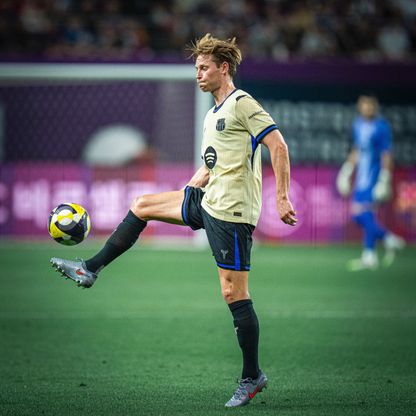 برشلونة يفقد خدمات دي يونغ أمام أتلتيكو مدريد لهذا السبب