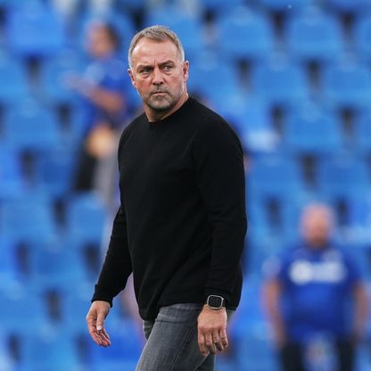 فليك يؤجل احتفالات برشلونة ويتغنى ببيدري بعد تصفيق جمهور خيتافي