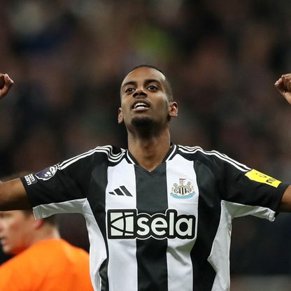 "عائق قانوني" يهدد انتقال إيزاك مهاجم نيوكاسل إلى الهلال السعودي