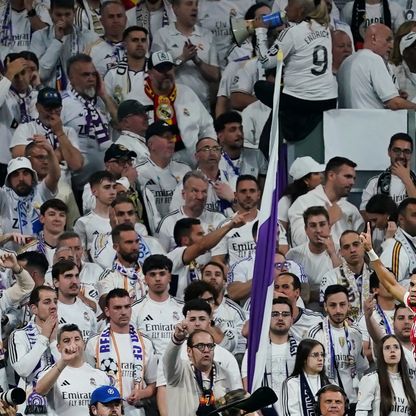 حلاق شعر في "سانتياغو برنابيو" يغضب جمهور ريال مدريد أمام بايرن ميونيخ