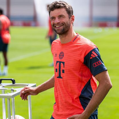 رومينيغه يرشح مولر لخلافته في بايرن وينتقد أندية إنجلترا