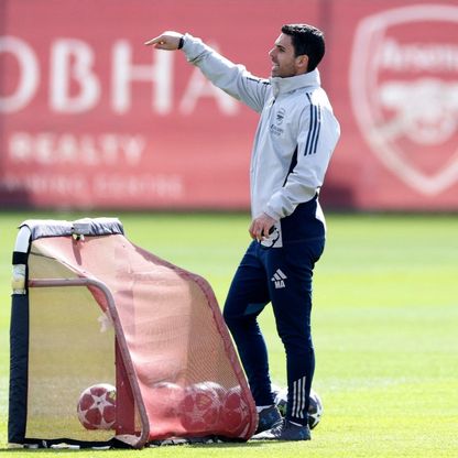 أرتيتا مدرب أرسنال في "أوج الشغف" ويرد على سخرية مشجع سيتي