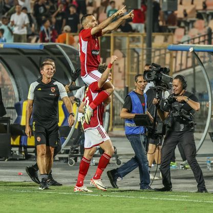 اللعب مع كريستيانو رونالدو أم العودة للأهلي؟ محمد أفشة يرد سريعاً