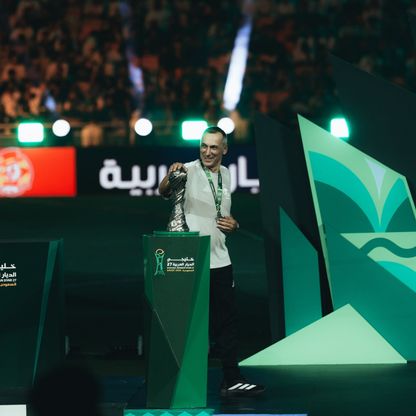 الاتحاد السعودي يؤكد بقاء جورجيوس دونيس مدرباً لـ"الأخضر"