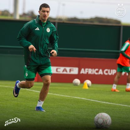 برشلونة يراقب النجم الشاب لمنتخب الجزائر