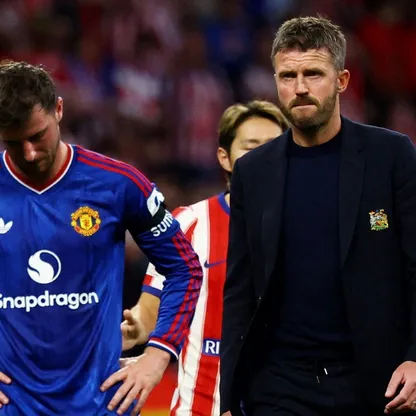 حسرة ماسون مونت ومايكل كاريك بعد خسارة مانشستر يونايتد على ملعب أتلتيكو مدريد في دوري أبطال أوروبا - 13 أكتوبر 2026