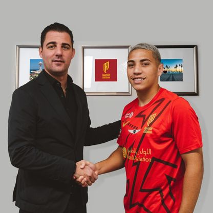 أندية أوروبية كبرى تطارد كارلوس أنتون مدير الكرة في القادسية