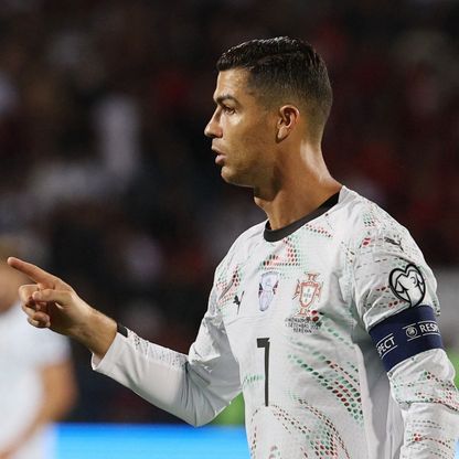 شاهد.. رونالدو يهز شباك أرمينيا ويصل إلى 942 هدفاً ويغادر الملعب