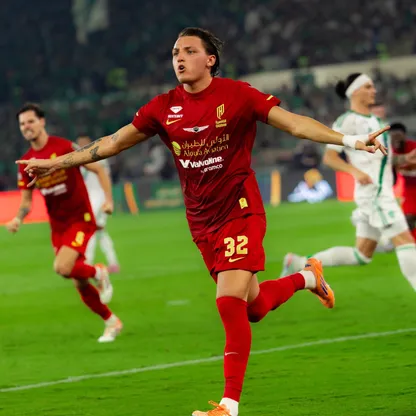 ماتيو ريتيغي مهاجم القادسية يحتفل بهدفه أمام الأهلي في ربع نهائي كأس خادم الحرمين الشريفين - 28 نوفمبر 2025