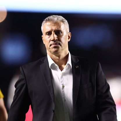 ساو باولو البرازيلي يعلن رحيل مدربه هيرنان كريسبو