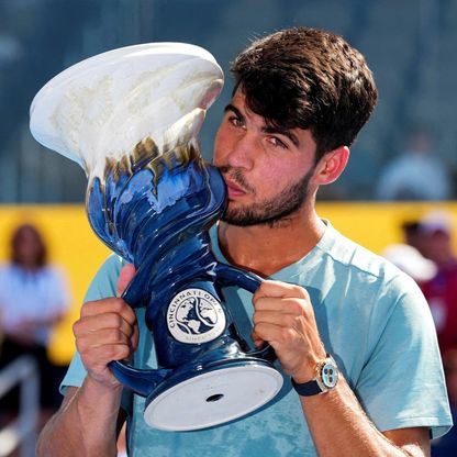 ألكاراز يتوّج ببطولة سينسيناتي بعد انسحاب سينر