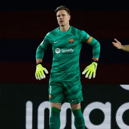 برشلونة يصدم تير شتيغن واجتماع حاسم لتجريده من شارة القيادة