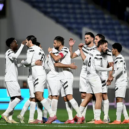 لاعبون من الشباب يحتفلون بهدف في مرمى ضمك بالدوري السعودي - 20 فبراير 2026