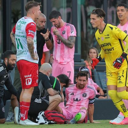 كم عدد المباريات التي سيغيبها ليونيل ميسي بسبب الإصابة؟