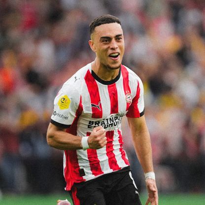 هداف رائع لسيرجينيو ديست يمنح آيندهوفن كأس السوبر الهولندي