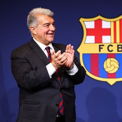 لابورتا يفاجئ جمهور برشلونة بشأن سوق الانتقالات ومستقبل فليك
