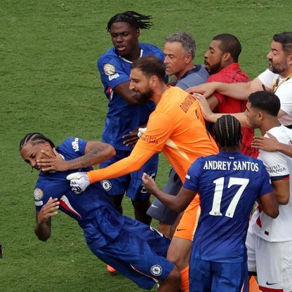 لاعب تشيلسي جواو بيدرو: باريس سان جيرمان فقد صوابه بعد الخسارة