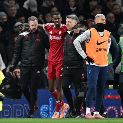 متى يعود ألكسندر إيزاك مهاجم ليفربول إلى الملاعب؟