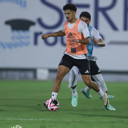 محمد البشير بلومي خلال تدريبات منتخب الجزائر قبل مواجهة زامبيا في تصفيات كأس إفريقيا - 23 سبتمبر 2026