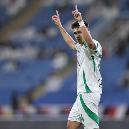 الدوري السعودي.. الأهلي يرتقي للمركز الرابع مؤقتاً بثنائية أمام الرائد
