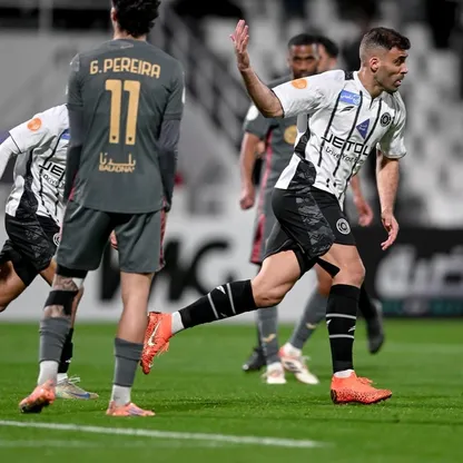 عبد الرزاق حمد الله مهاجم الشباب يحتفل بهدفه أمام الريان في دوري أبطال الخليج - 23 ديسمبر 2025