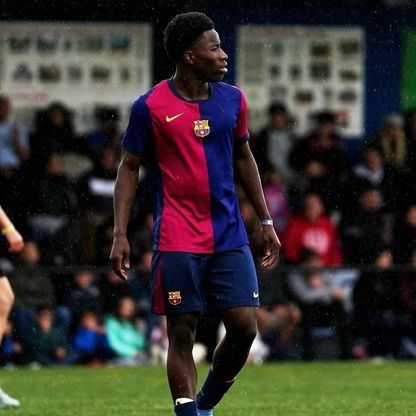 عمره 15 عاماً.. من هو إبريما تونكارا موهبة برشلونة الجديدة؟