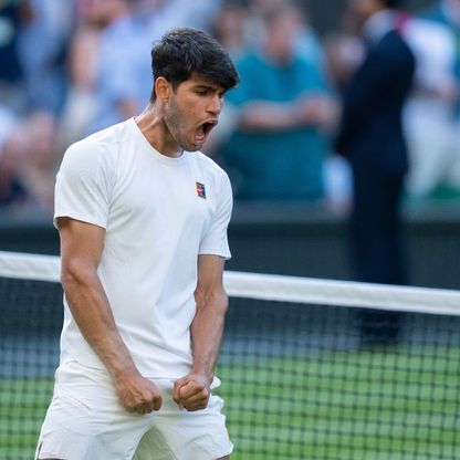 ألكاراز يضرب موعداً مع روبليف في الدور الرابع لبطولة ويمبلدون للتنس