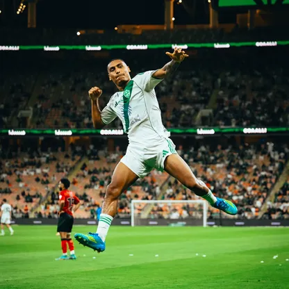 احتفال إنزو ميلو لاعب الأهلي بتسجيل هدف في مرمى الخلود بالدوري السعودي - 16 مايو 2026