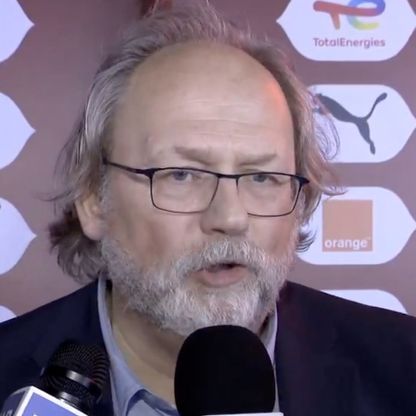 مدرب مالي ينتقد التحكيم أمام المغرب ويستهدف الصدارة