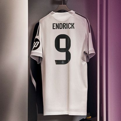 قبل إندريك.. من هم أساطير ريال مدريد الذين حملوا الرقم 9؟