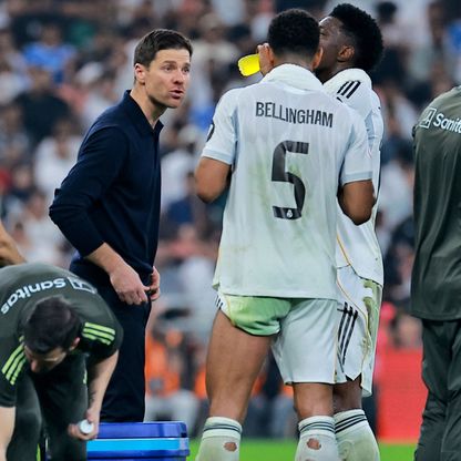 بيلينغهام يهاجم "المُهرجّين" بسبب "شائعات" عن علاقته بألونسو