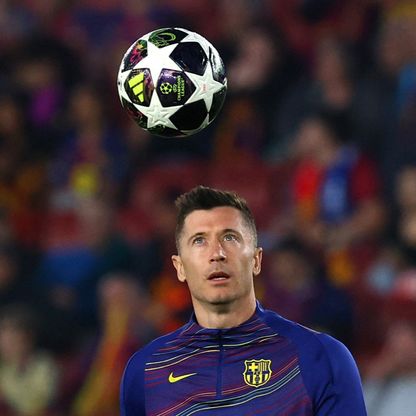 روبرت ليفاندوفسكي يزيد الغموض حول مستقبله مع برشلونة