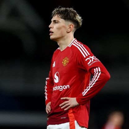 تخفيض كبير.. يونايتد يحدد سعر بيع مهاجمه لتشيلسي