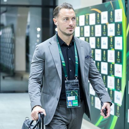 ّلا يطبقون التكتيك.. يايسله ينتقد لاعبي الأهلي رغم التأهل لنصف نهائي كأس الملك