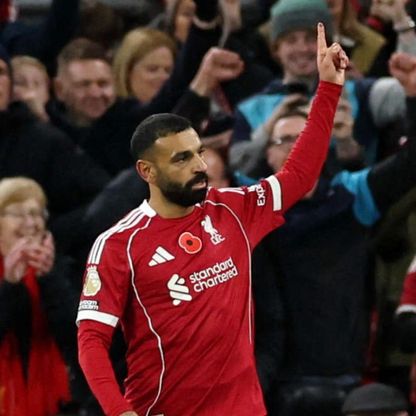 محمد صلاح يحتفل بالمباراة 300 مع ليفربول بالدوري الإنجليزي