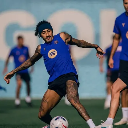 لاعب برشلونة رافينيا خلال تدريبات الفريق - 15 أكتوبر 2026