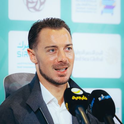 يايسله يتجنّب الجدل حول "الأخضر" ويخشى فاتورة التوقف الدولي على الأهلي