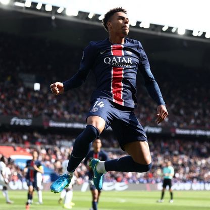 الفوز العاشر توالياً للبطل باريس سان جيرمان في الدوري الفرنسي