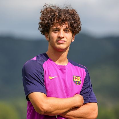 برشلونة يضم جوهرة كرواتية من أصول جزائرية