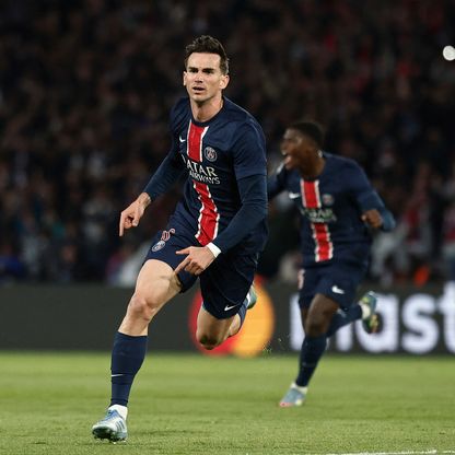 هل يخطف النصر لاعب وسط باريس سان جيرمان؟