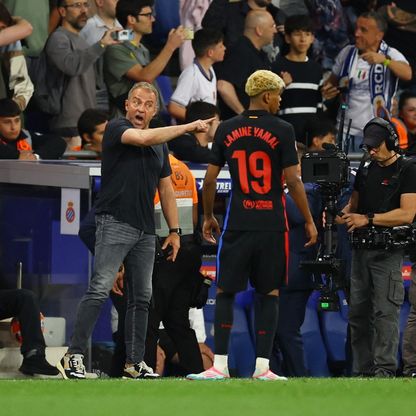 "عليه أن يعمل بجد".. هانزي فليك يوجّه رسالة مباشرة للنجم لامين يامال