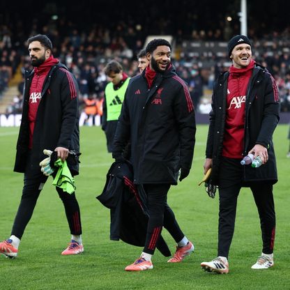 لماذا تأخر انطلاق مباراة فولهام وليفربول 15 دقيقة؟