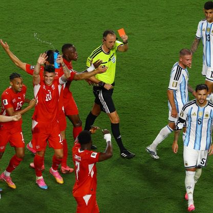 مجلس الاتحاد الدولي لكرة القدم: طرد إمبولو ضد الأرجنتين كان خاطئاً
