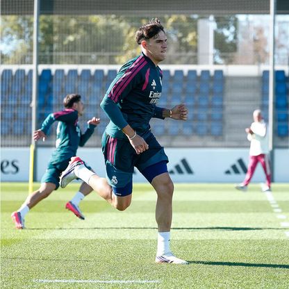 هل أحبط حمزة عبد الكريم تعاقد برشلونة مع كارلوس إسبي ظاهرة ريال مدريد؟